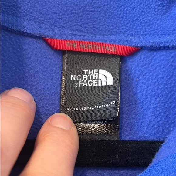 The North Face Black and Purple with High Collar and Athletic Fit - Picture 4 of 6